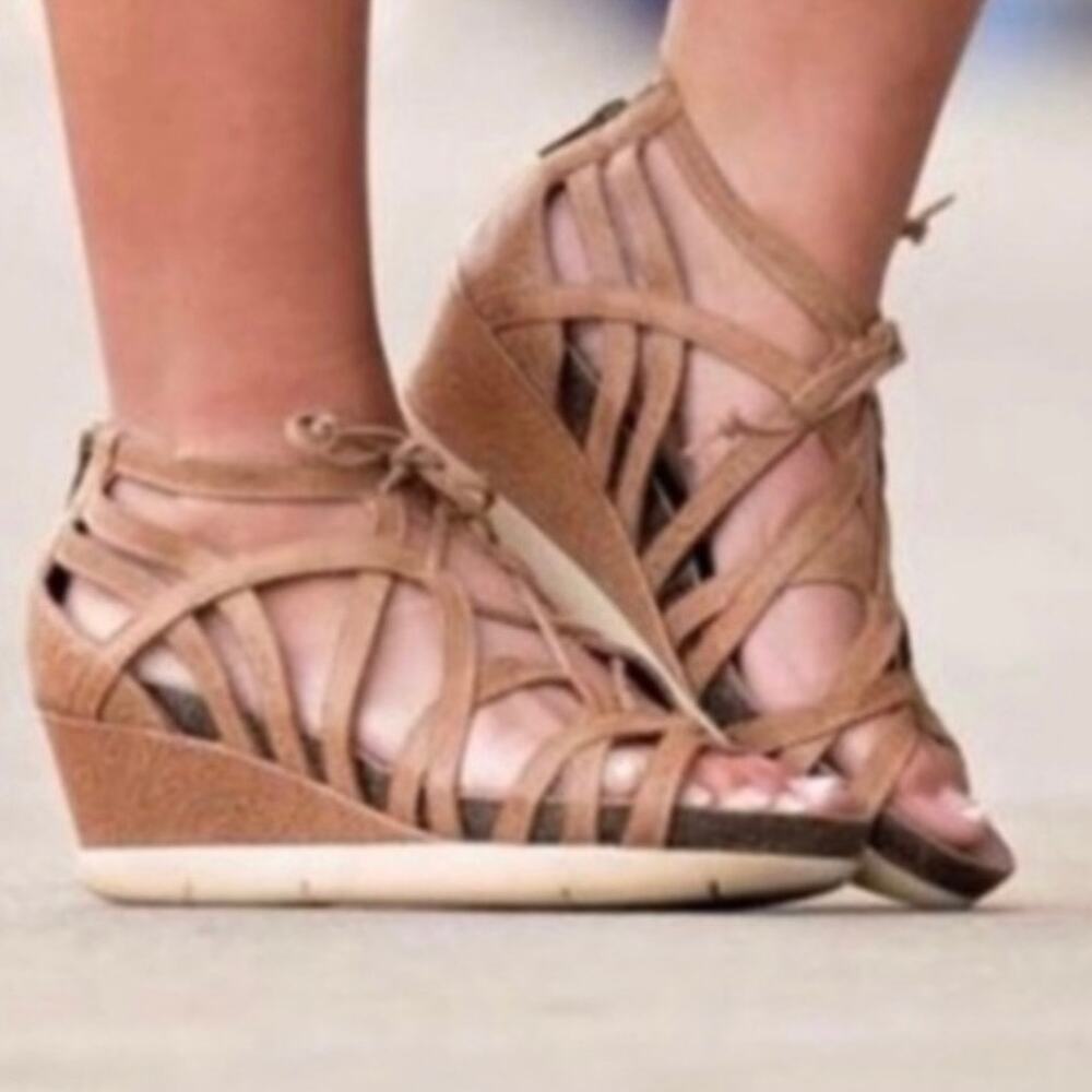OTBT 'Nomadic'  Wedge Heel Comfort Sandal Women SZ 6 Strappy Metallic Gladiator